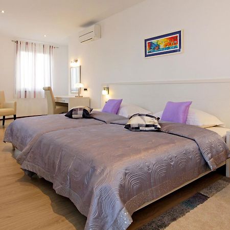 Villa Nera Bol Ngoại thất bức ảnh
