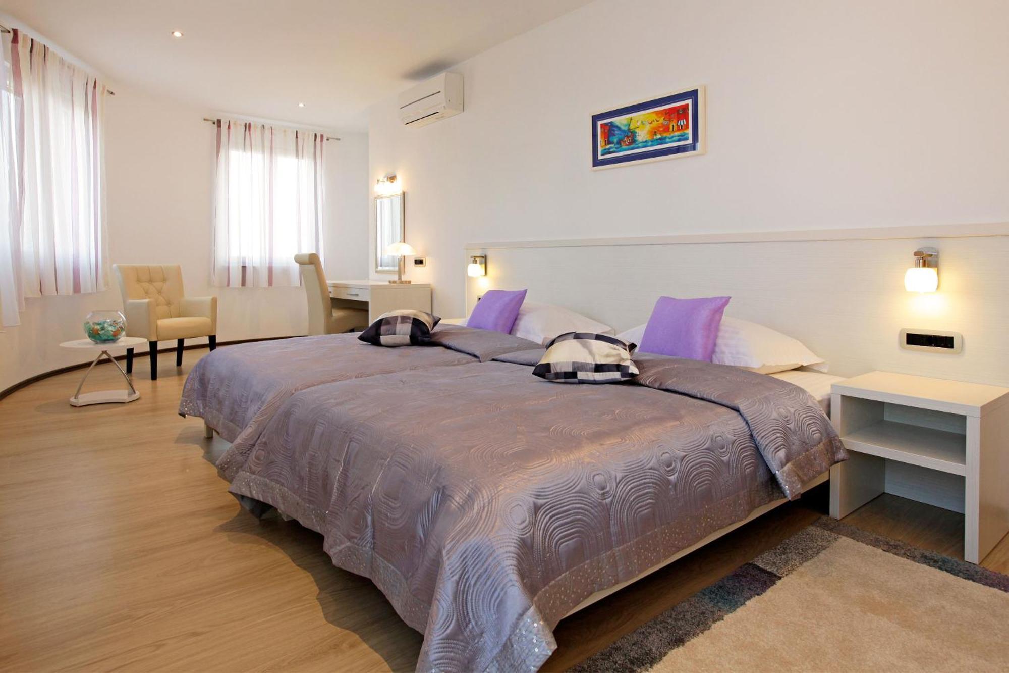Villa Nera Bol Ngoại thất bức ảnh