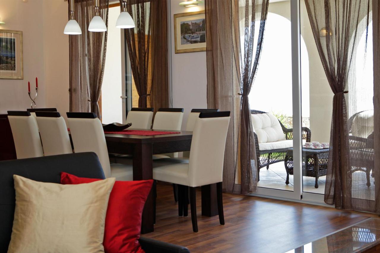 Villa Nera Bol Ngoại thất bức ảnh