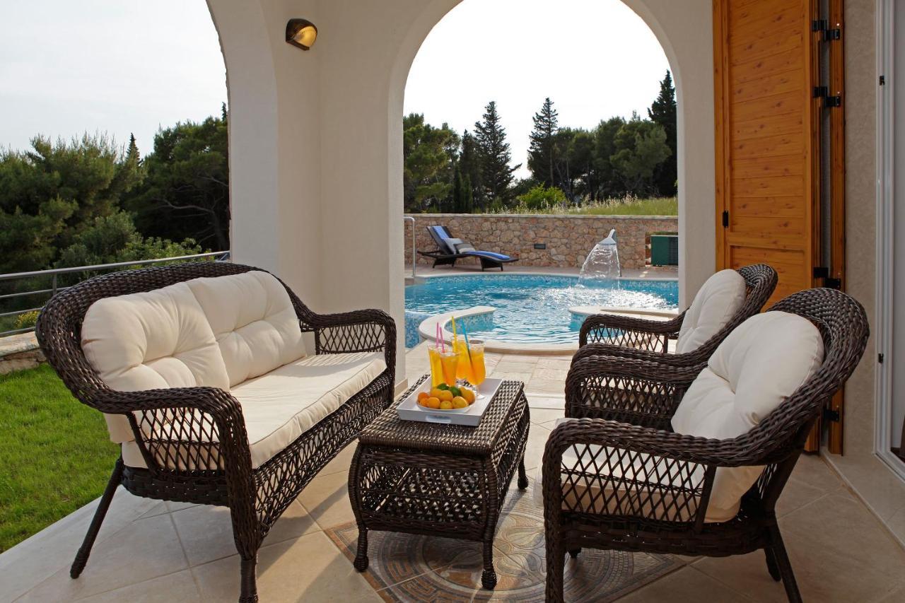 Villa Nera Bol Ngoại thất bức ảnh