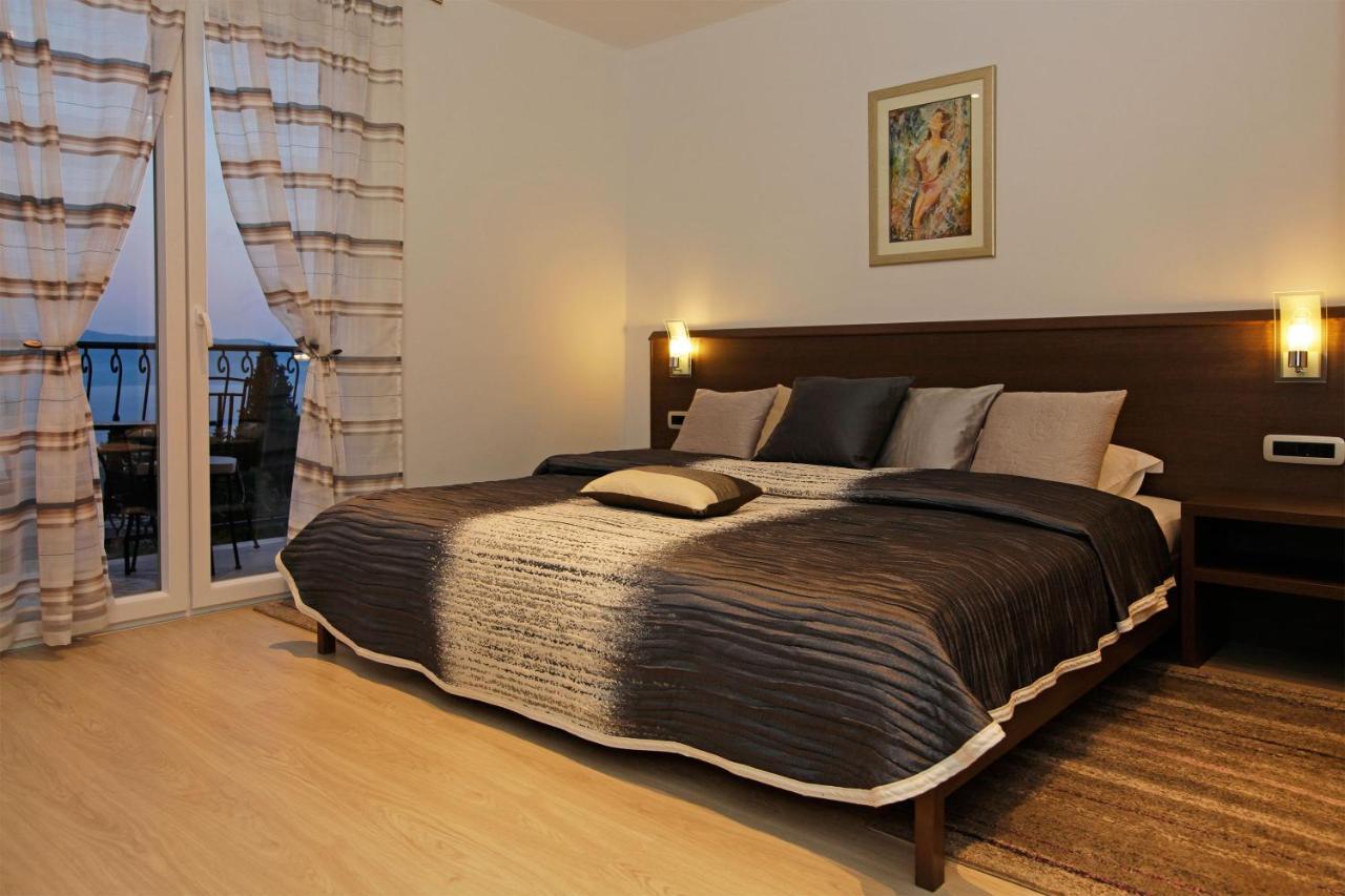 Villa Nera Bol Ngoại thất bức ảnh
