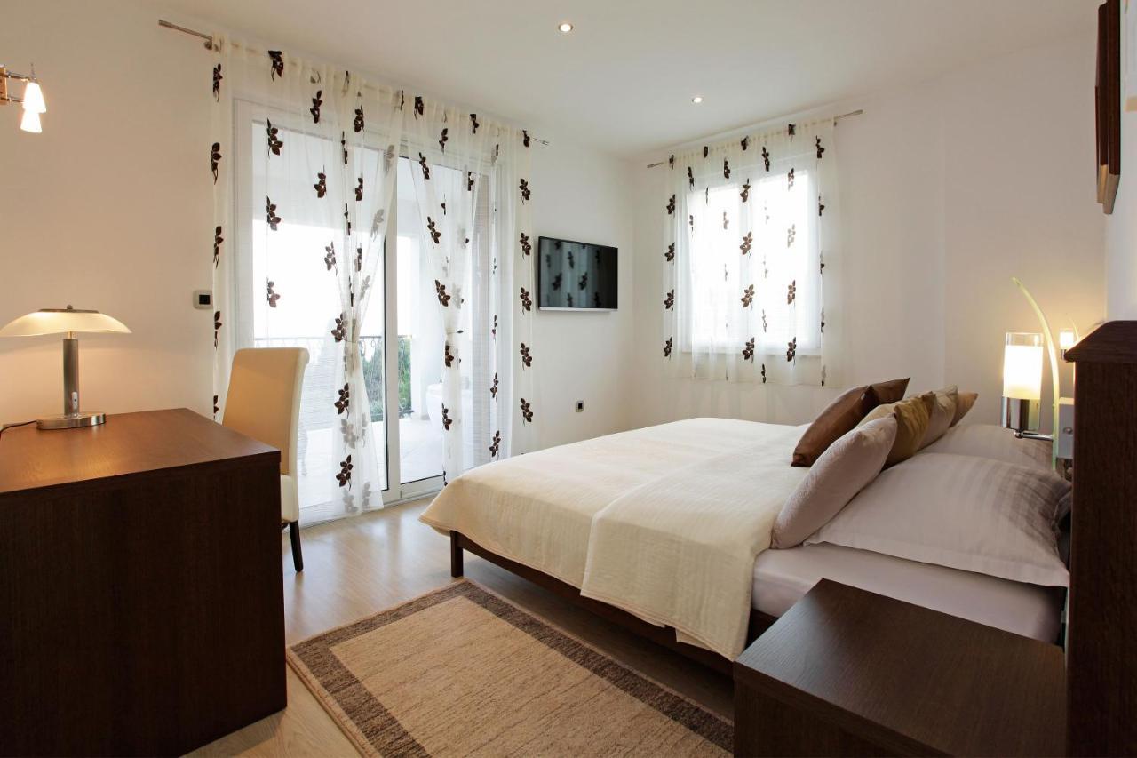 Villa Nera Bol Ngoại thất bức ảnh