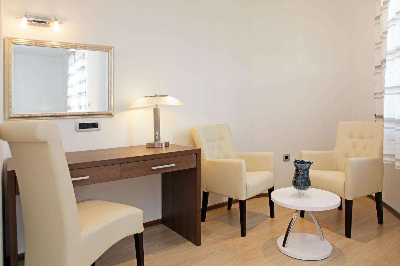 Villa Nera Bol Ngoại thất bức ảnh