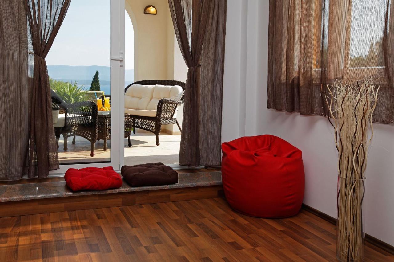 Villa Nera Bol Ngoại thất bức ảnh