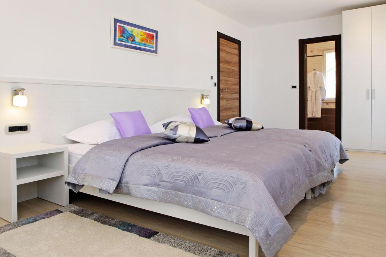 Villa Nera Bol Ngoại thất bức ảnh